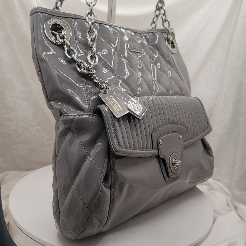 Coach 18673 Poppy Liquid Glass Quilted Shoulder BAG - Picture 2 of 9